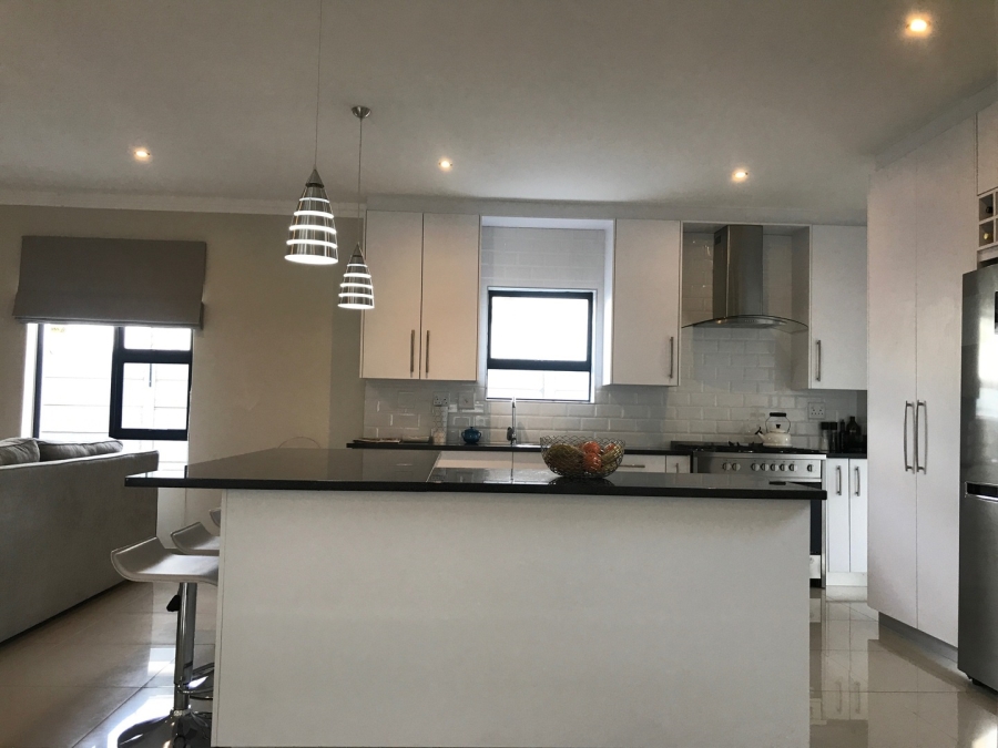 To Let 4 Bedroom Property for Rent in Parklands North Western Cape